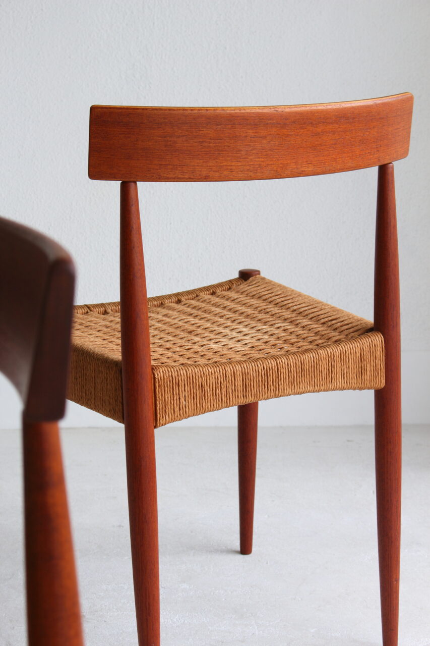 ARNE HOVMAND OLSEN / DINING CHAIR