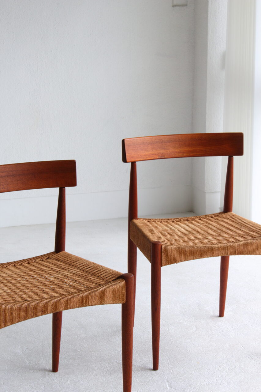 ARNE HOVMAND OLSEN / DINING CHAIR