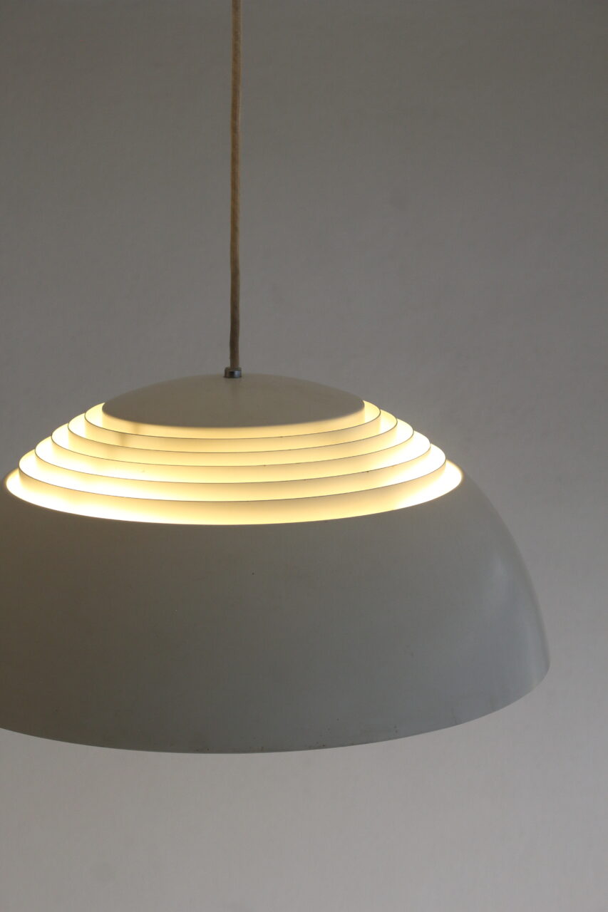 ARNE JACOBSEN / AJ ROYAL 500 (WHITE)