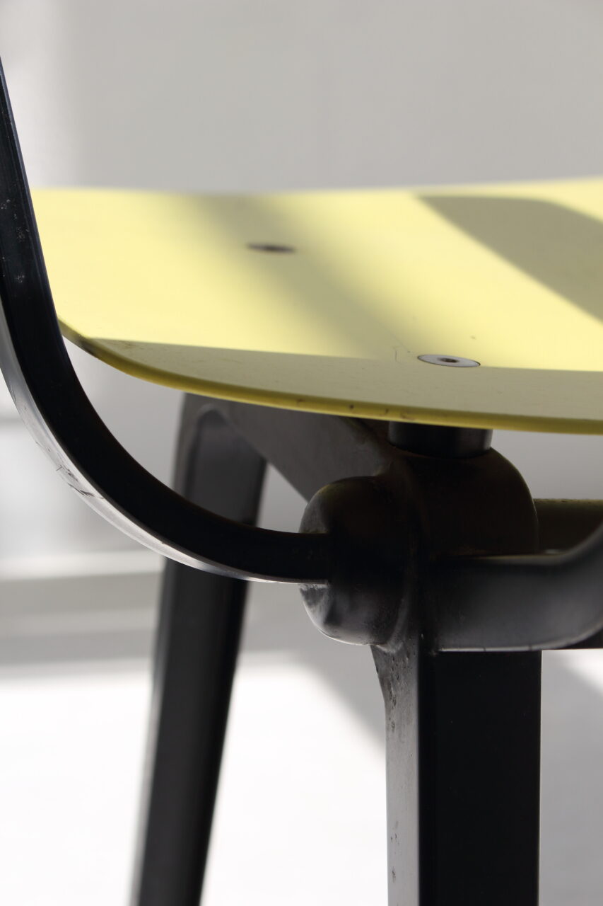 FRISO KRAMER / REVOLT ARMCHAIR
