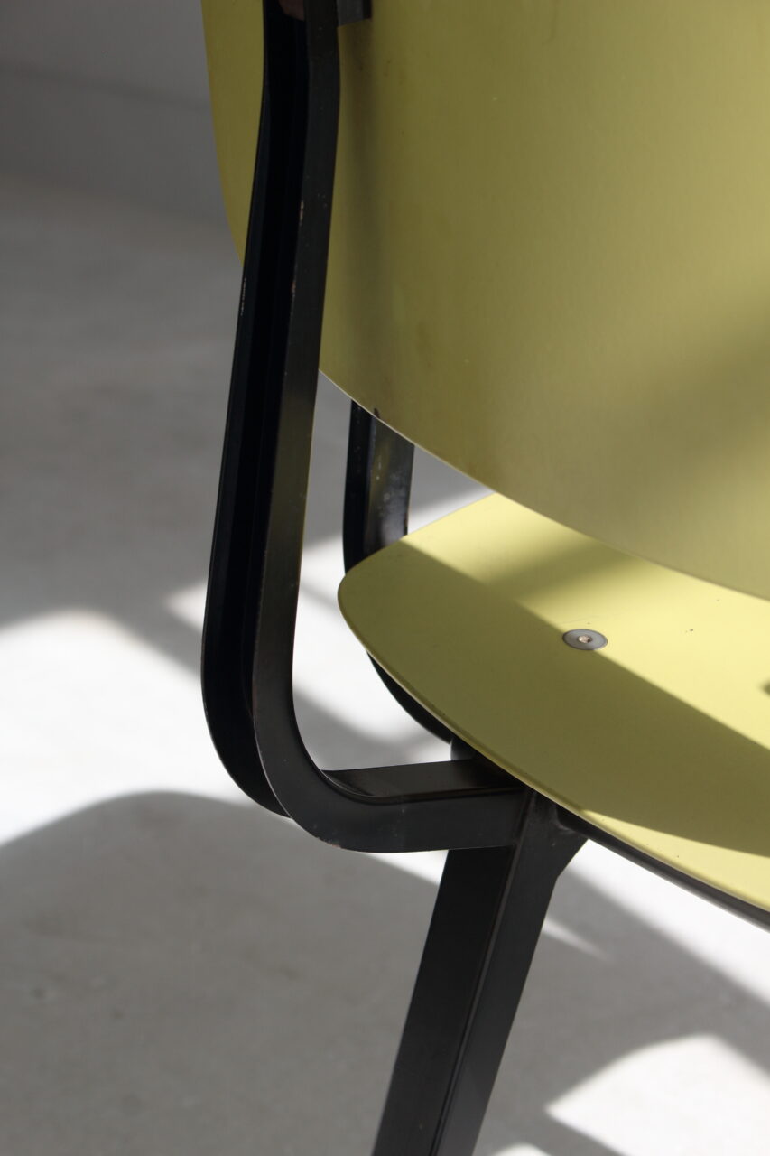 FRISO KRAMER / REVOLT ARMCHAIR