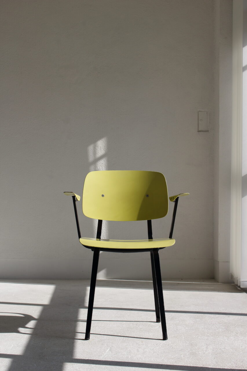 FRISO KRAMER / REVOLT ARMCHAIR
