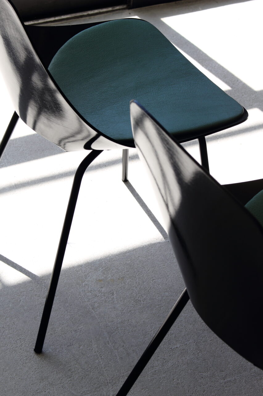 PIERRE GUARICHE / TONNEAU CHAIR