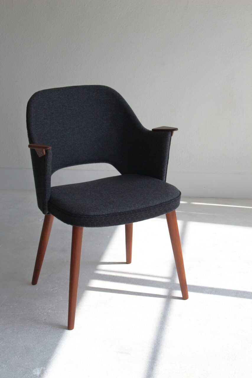 VINTAGE DANISH ARMCHAIR
