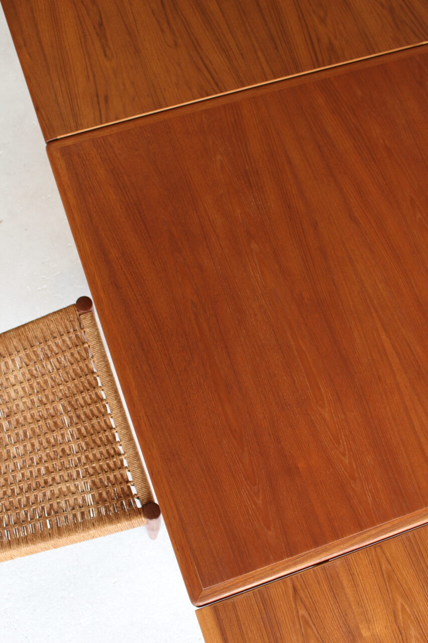 VINTAGE DANISH DINING TABLE