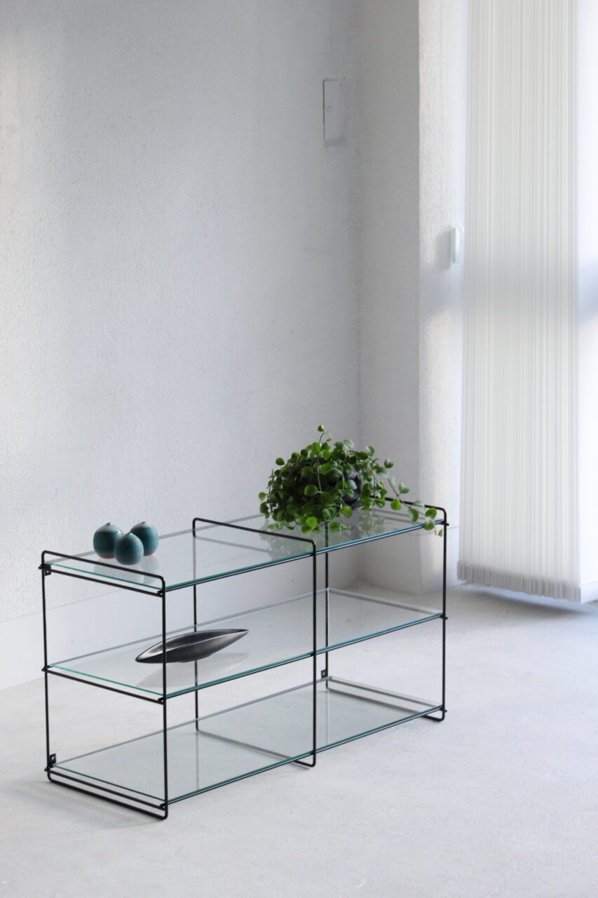 MAX SAUZE / DISPLAY TABLE