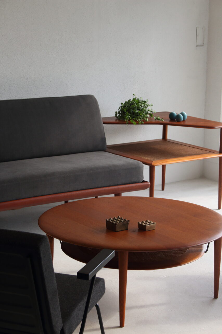 PETER HVIDT & ORLA MØLGAARD NIELSEN / ‘MINERVA’ FD515 TABLE