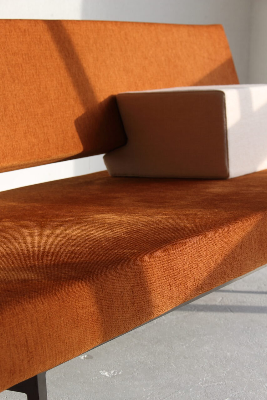 ROB PARRY / DAYBED-SOFA