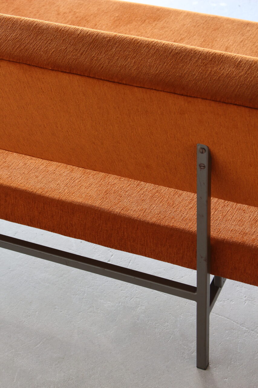 ROB PARRY / DAYBED-SOFA