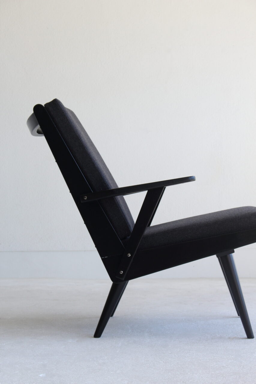 ROB PARRY / EASY CHAIR