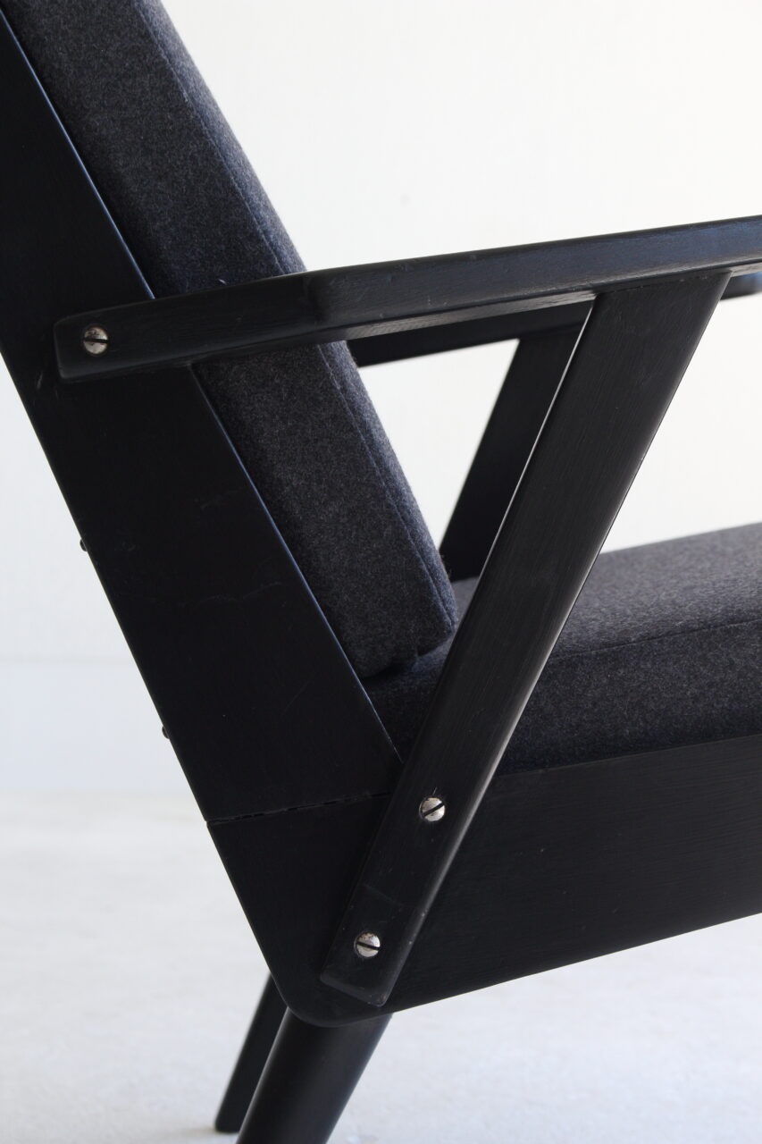 ROB PARRY / EASY CHAIR