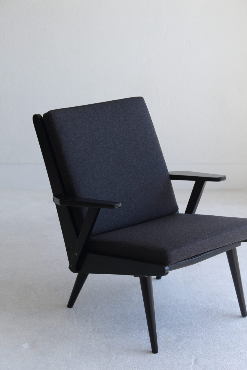 ROB PARRY / EASY CHAIR