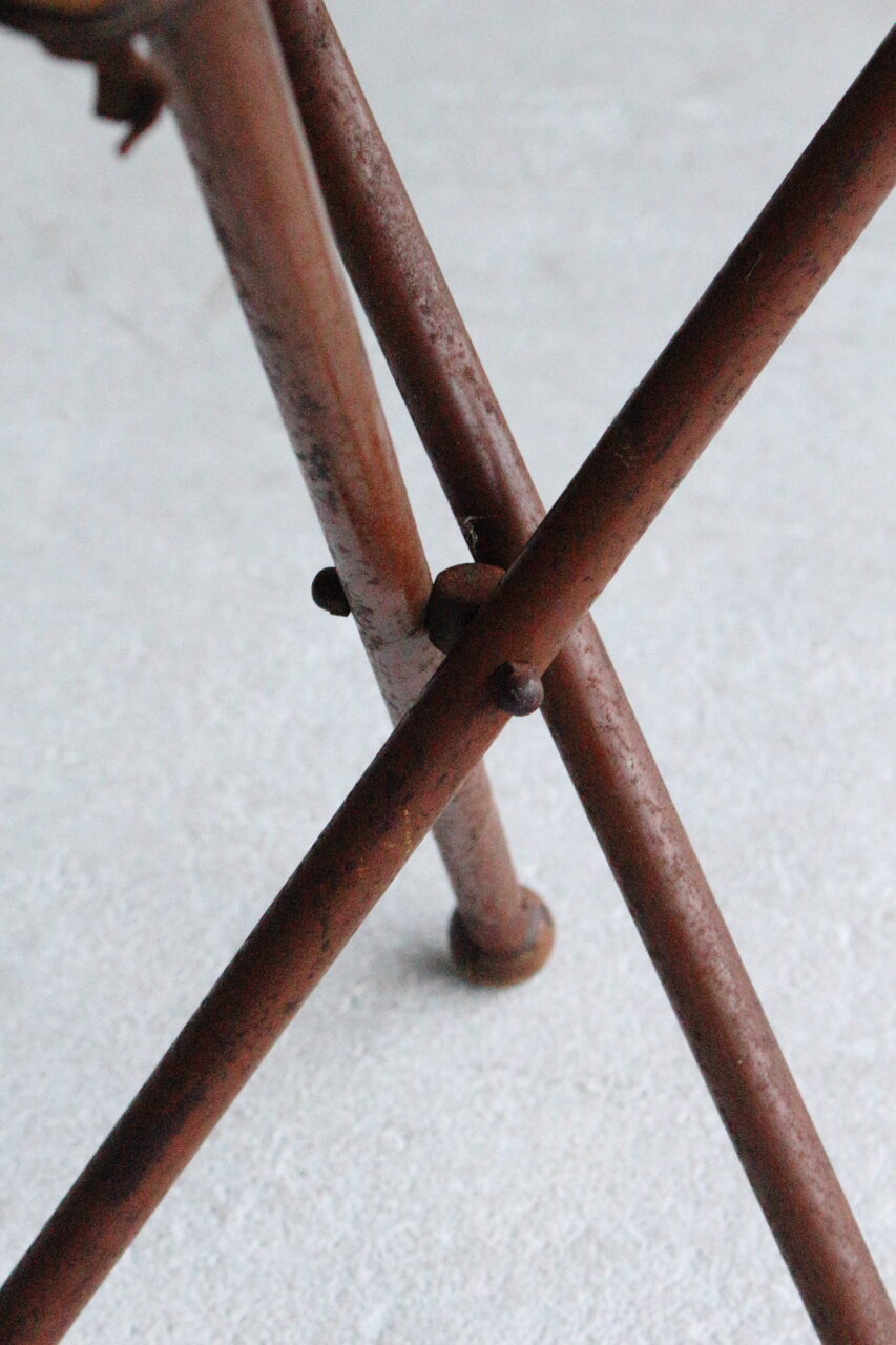 VINTAGE LEATHER HUNTING STOOL (LIGHT BROWN)