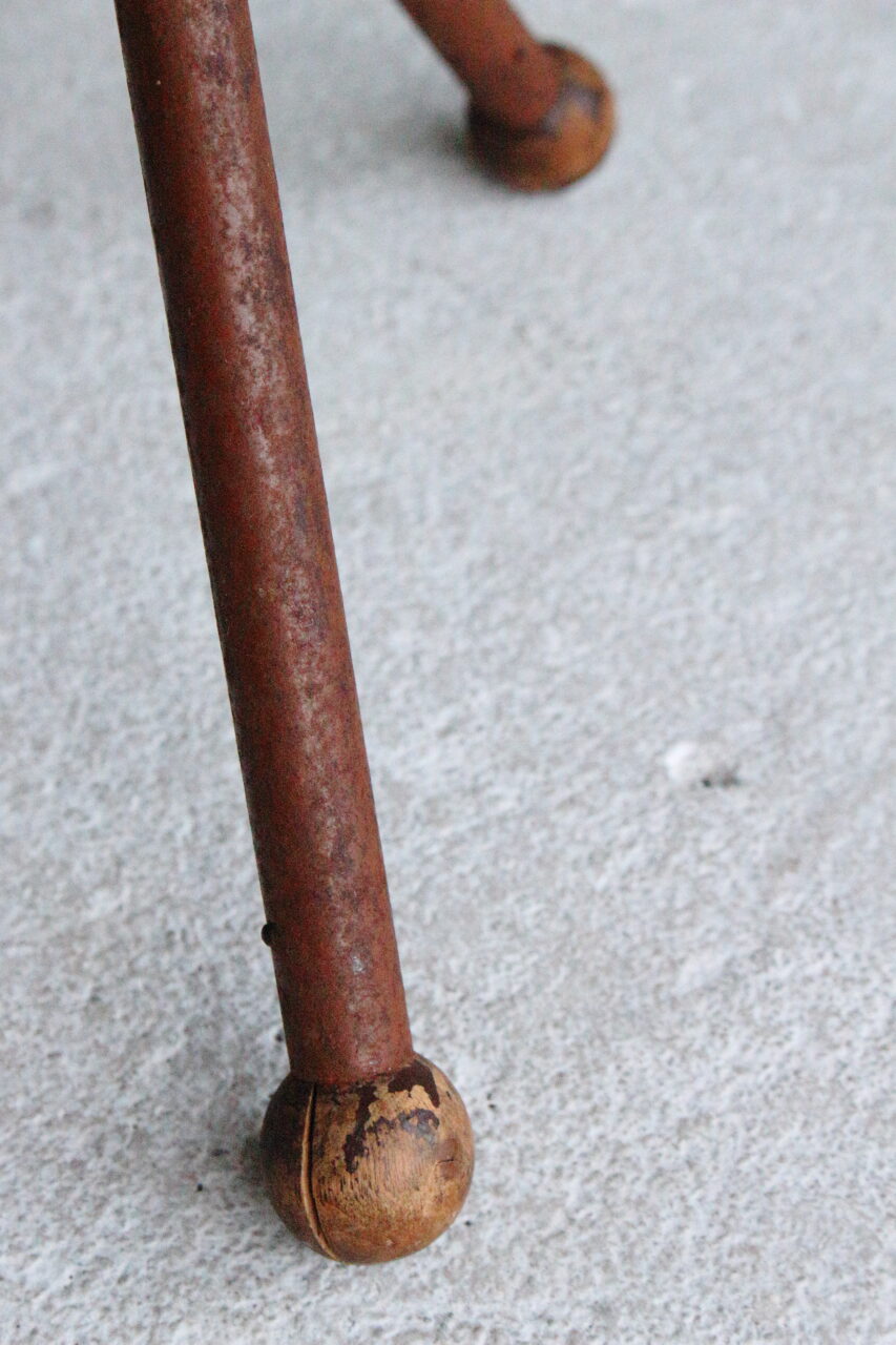 VINTAGE LEATHER HUNTING STOOL (LIGHT BROWN)