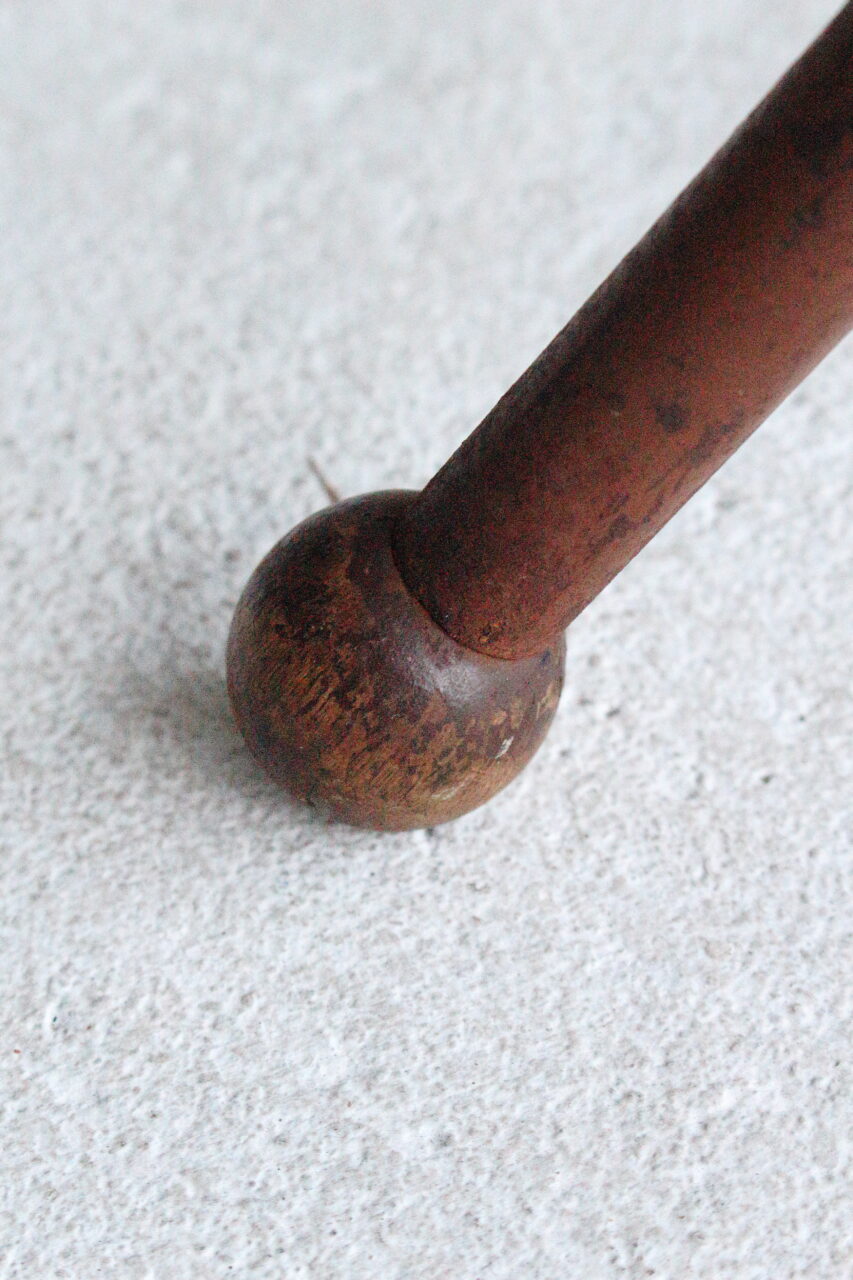 VINTAGE LEATHER HUNTING STOOL (LIGHT BROWN)