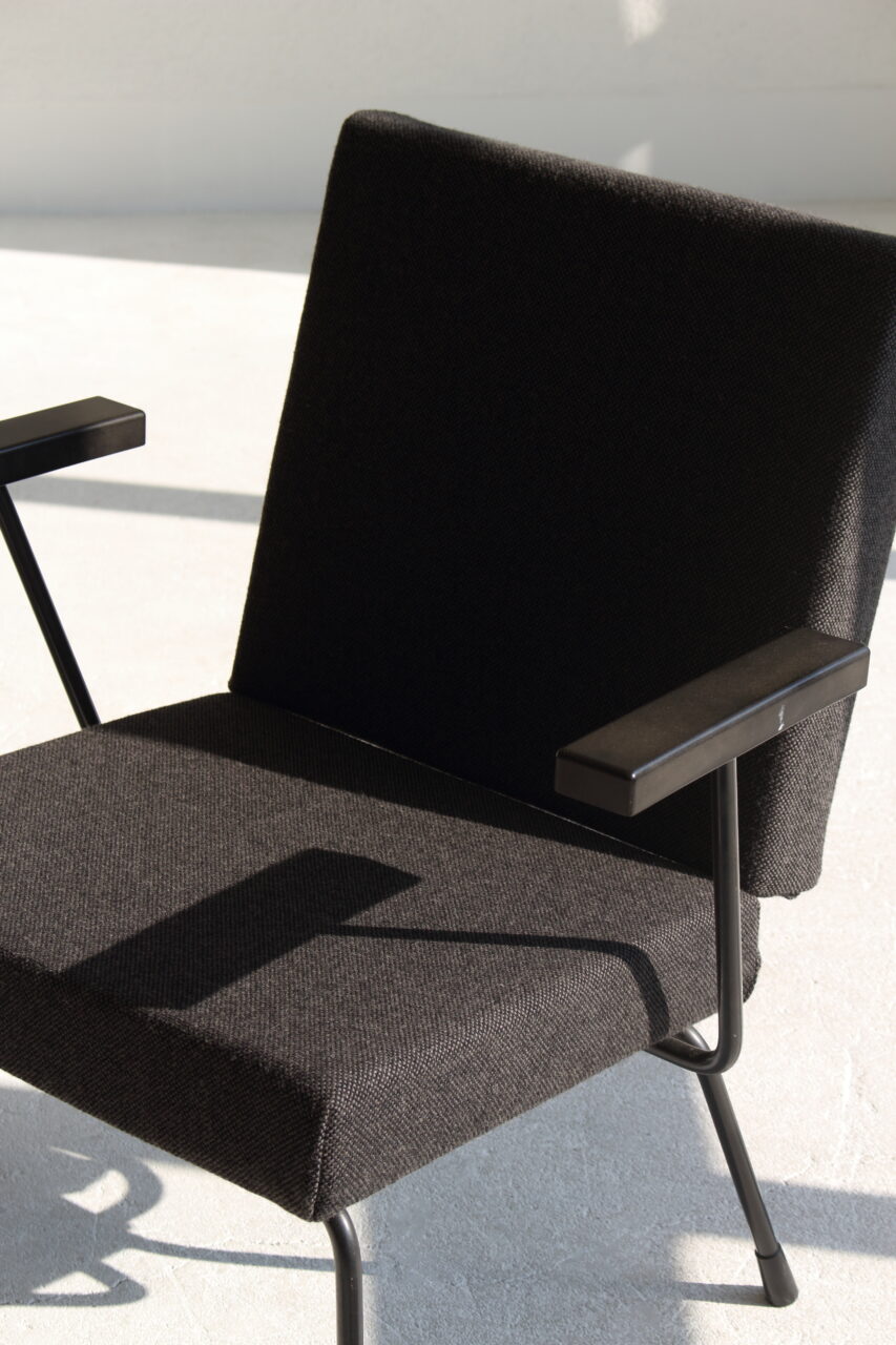 WIM RIETVELD / MODEL 1401 EASY CHAIR