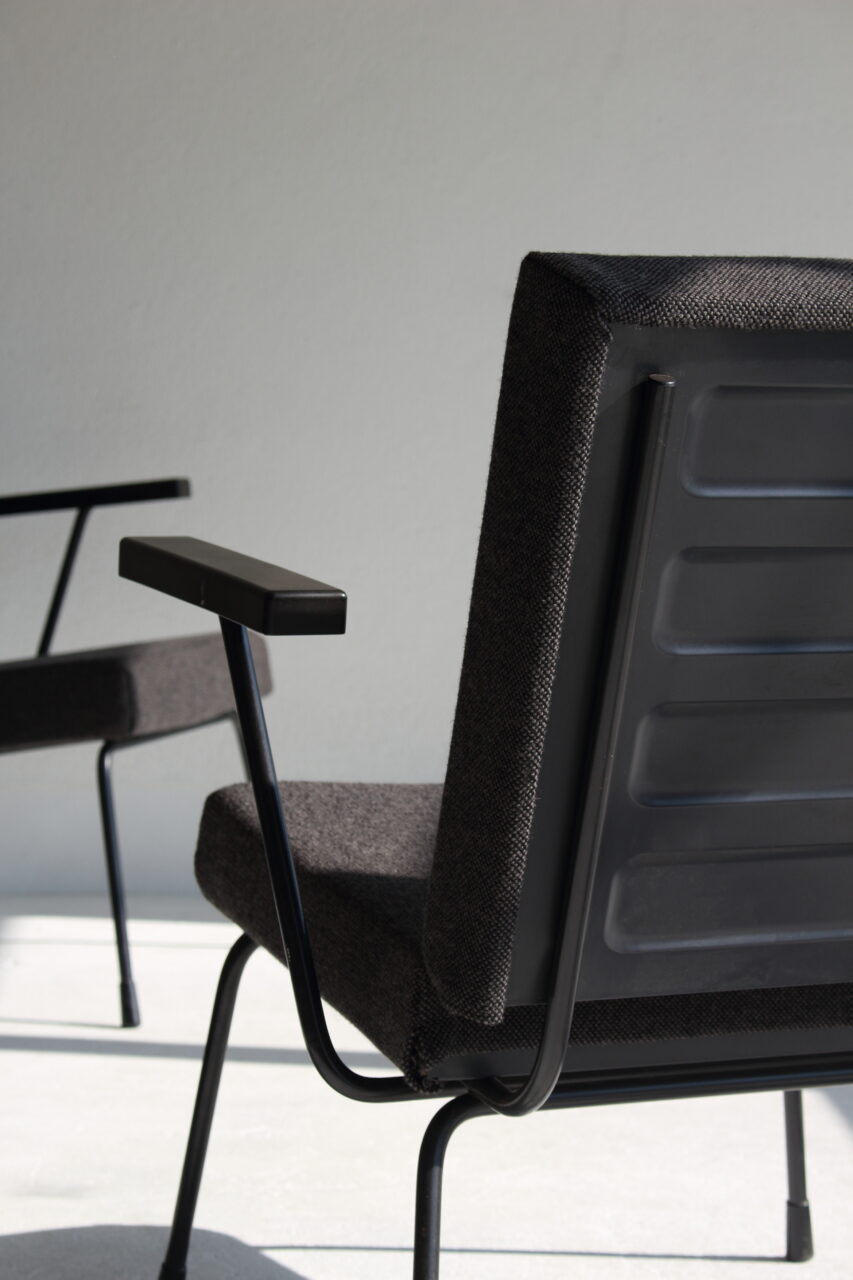 WIM RIETVELD / MODEL 1401 EASY CHAIR