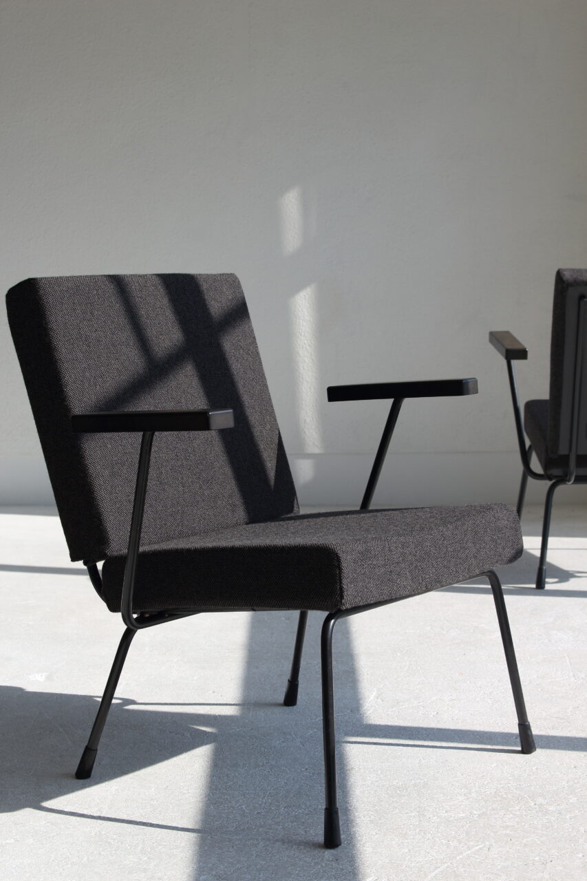 WIM RIETVELD / MODEL 1401 EASY CHAIR