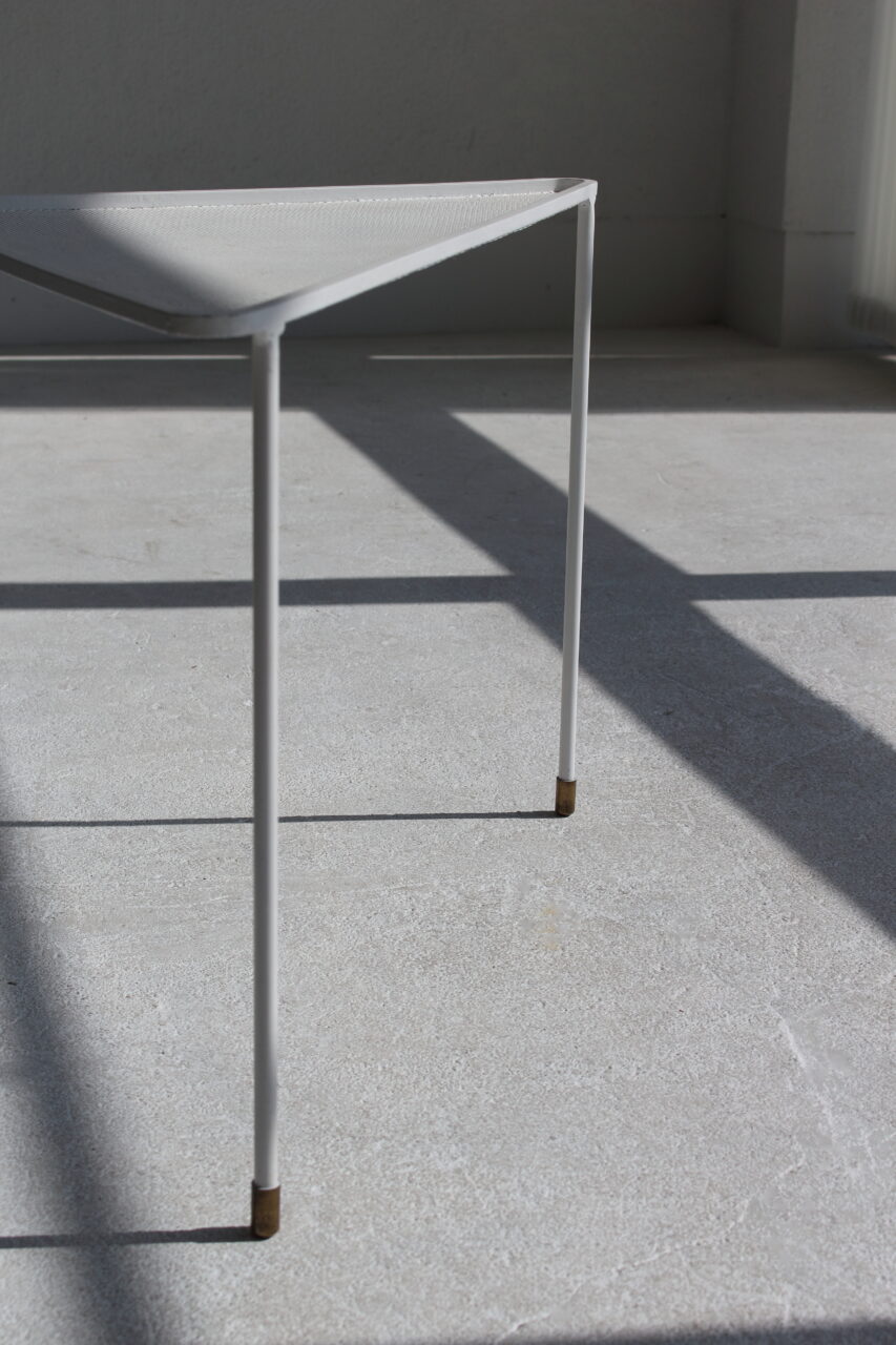 MATHIEU MATÉGOT / TRIANGLE SIDE TABLE