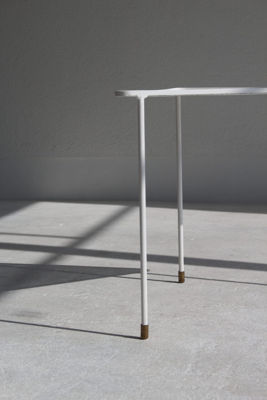 MATHIEU MATÉGOT / TRIANGLE SIDE TABLE