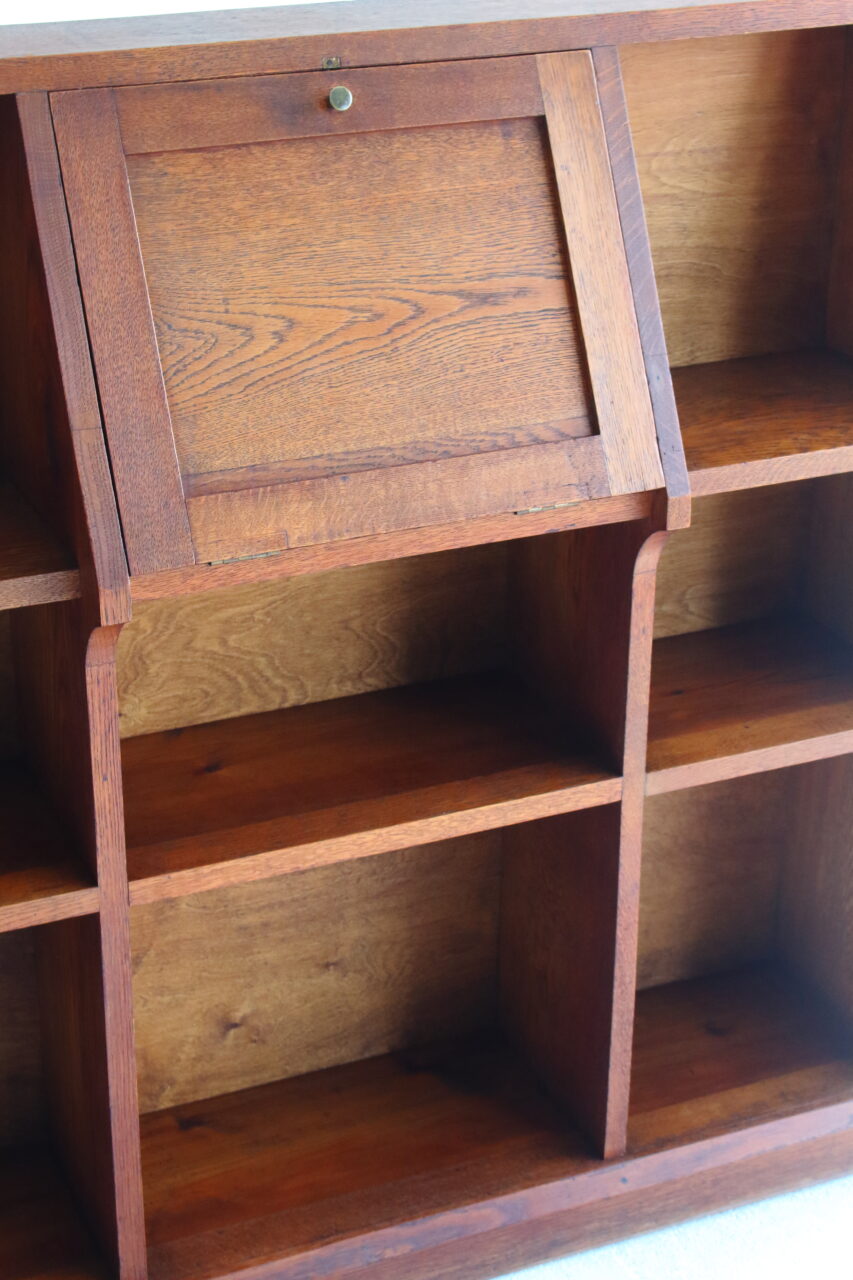 1900s OAK BOOKCASE