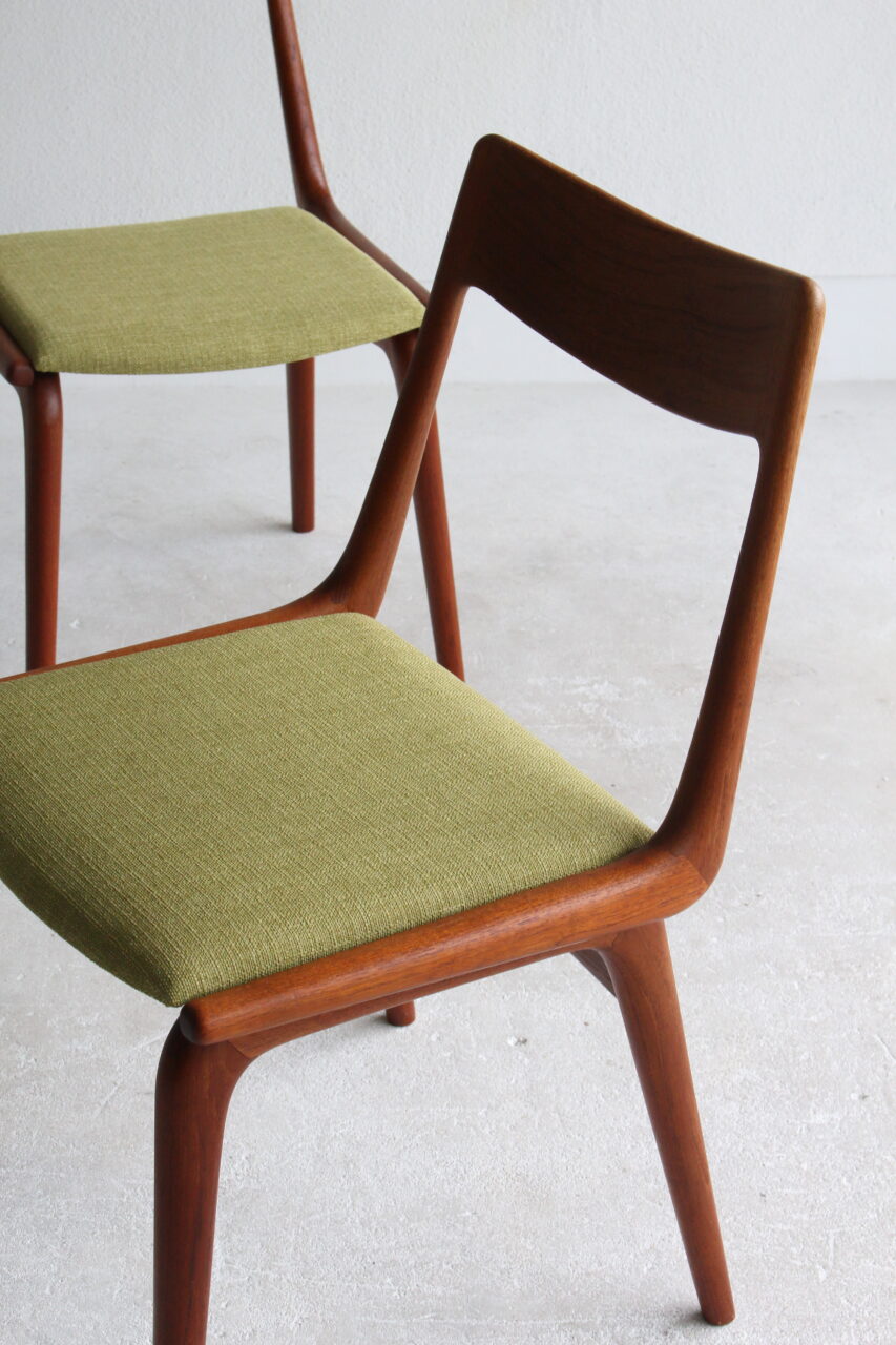 ALFRED CHRISTENSEN / MODEL 370 BOOMERANG CHAIR