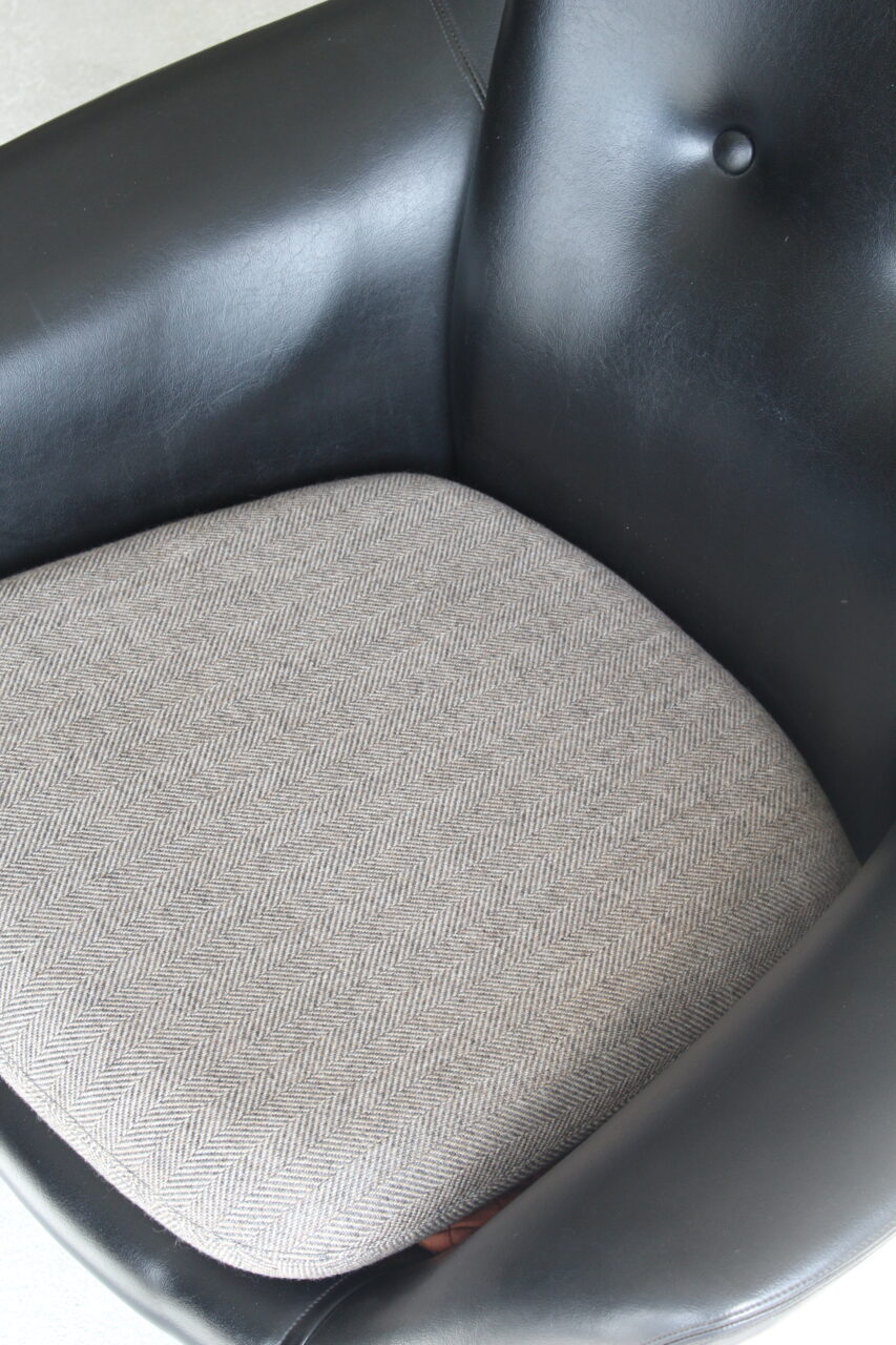 VINTAGE LOUNGE CHAIR