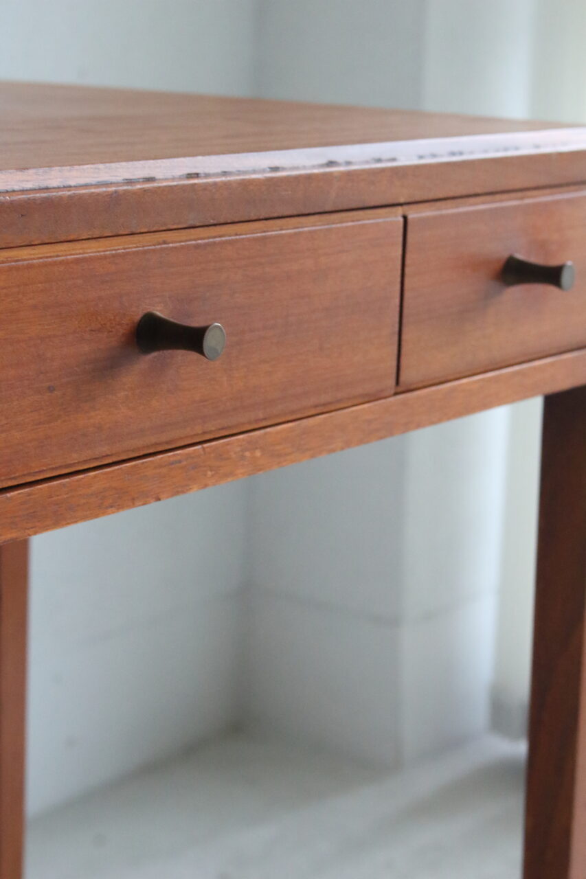 VINTAGE DRESSING TABLE