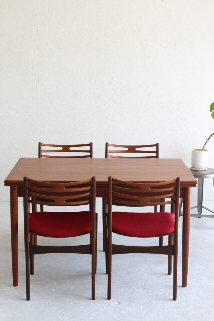 DANISH VINTAGE DINING TABLE