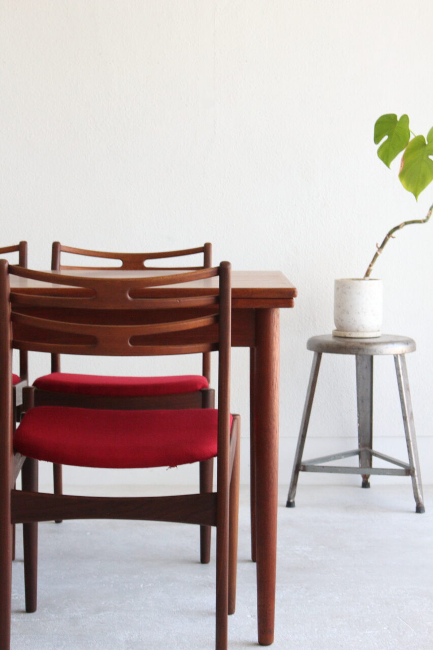 DANISH VINTAGE DINING TABLE