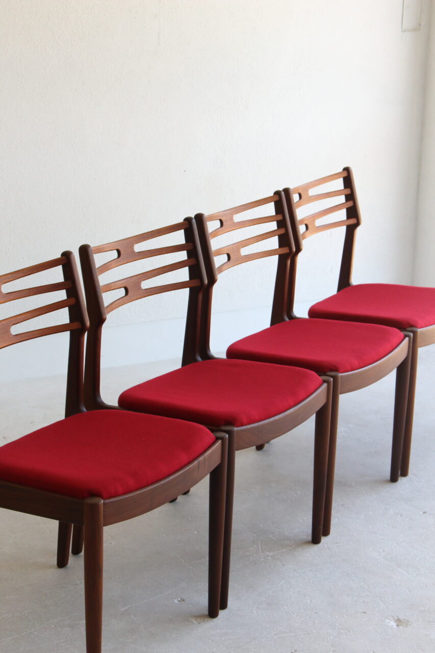 JOHANNES ANDERSEN / DINING CHAIRS