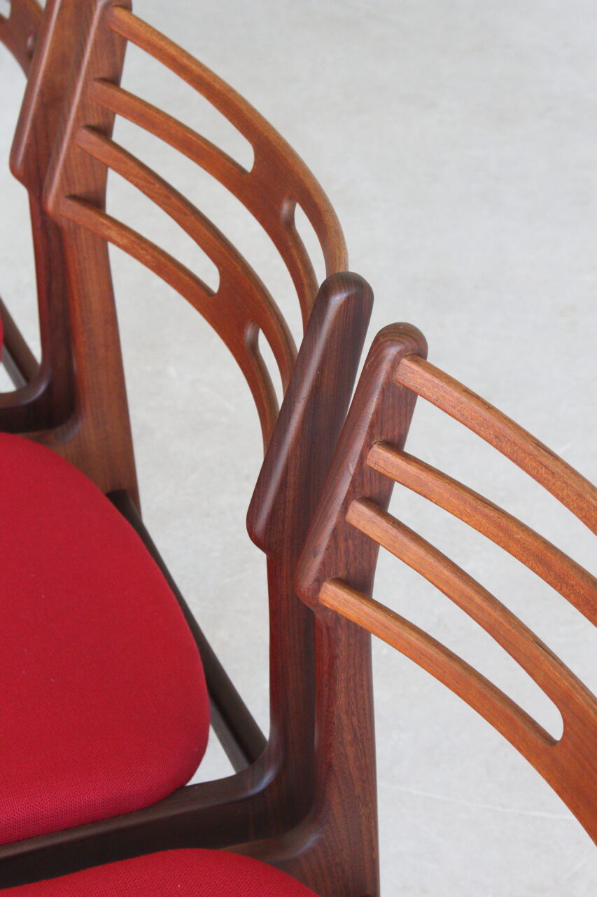 JOHANNES ANDERSEN / DINING CHAIRS