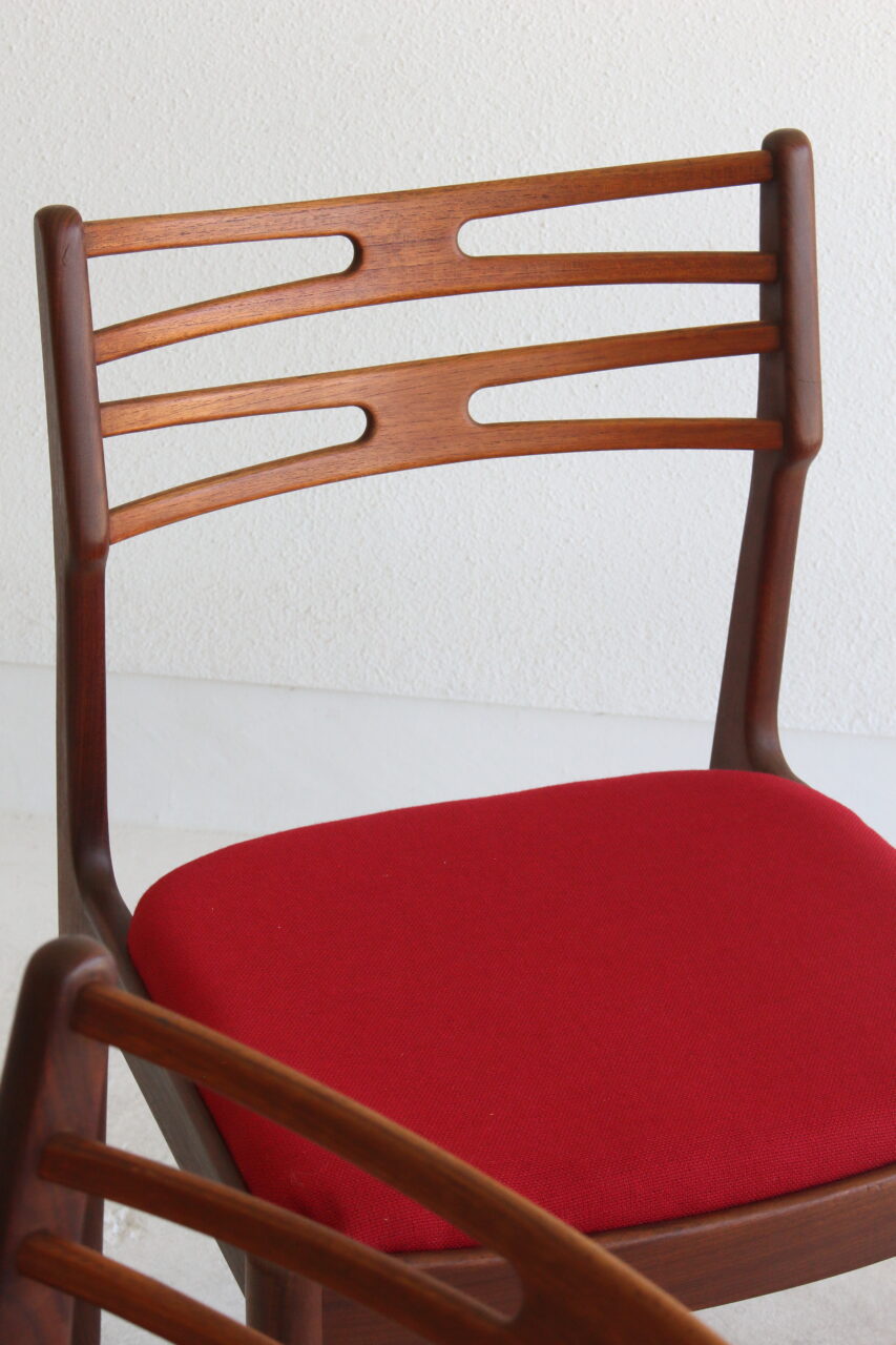 JOHANNES ANDERSEN / DINING CHAIRS